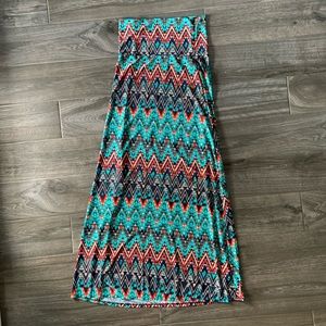 Patterned maxi skirt
